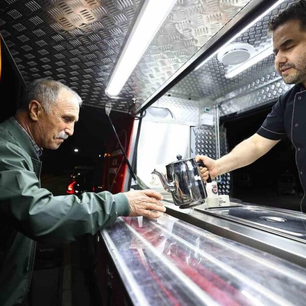 Denizli Büyükşehir Belediyesi'nin mobil ikram aracı-1