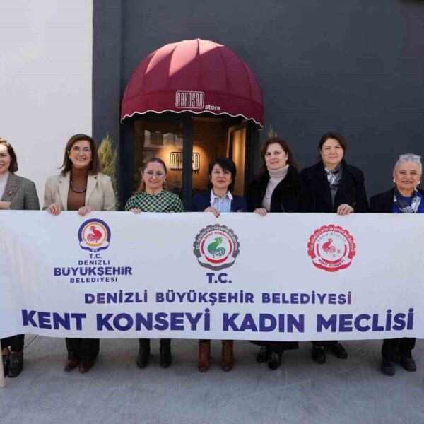 Denizli'de tekstil sektöründe çalışan kadınlar zumba yapıyor.-3