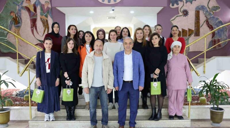 Denizli OSB, 8 Mart Dünya Kadınlar Günü'nde Kadın Çalışanlarını Onurlandırdı 7