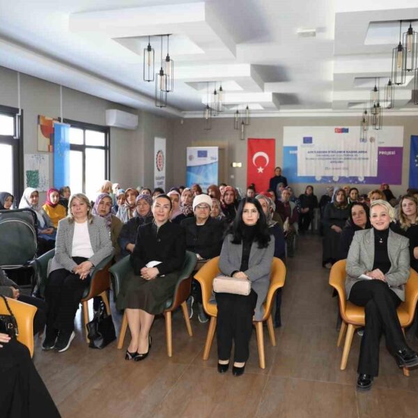 Depremzede kadınların katıldığı atölye çalışması-3