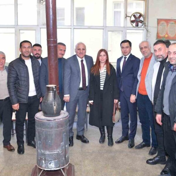 Diyarbakır'ın Silvan ilçesinde ilk kadın muhtar Gizem Gündüz.-3