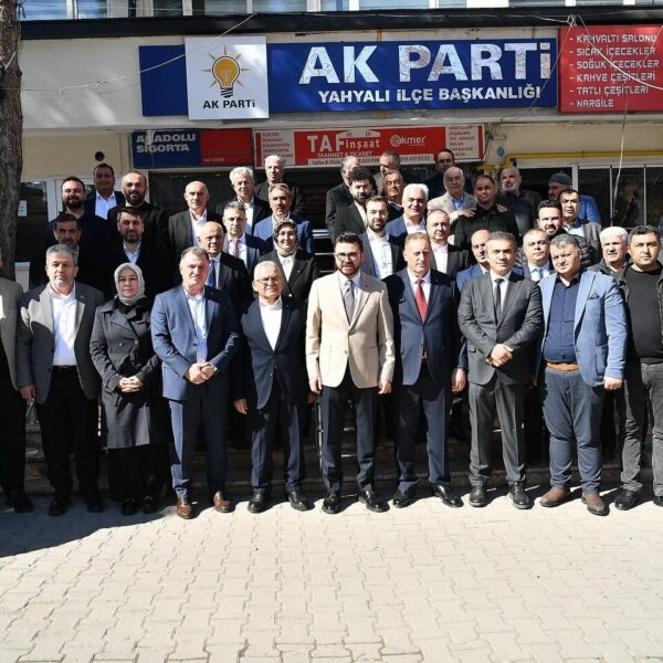 Dr. Memduh Büyükkılıç Yahyalı'da vatandaşlarla-5