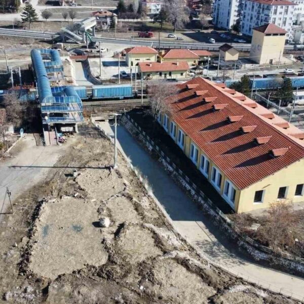 DSİ ekiplerinin dere ıslahı çalışması-1