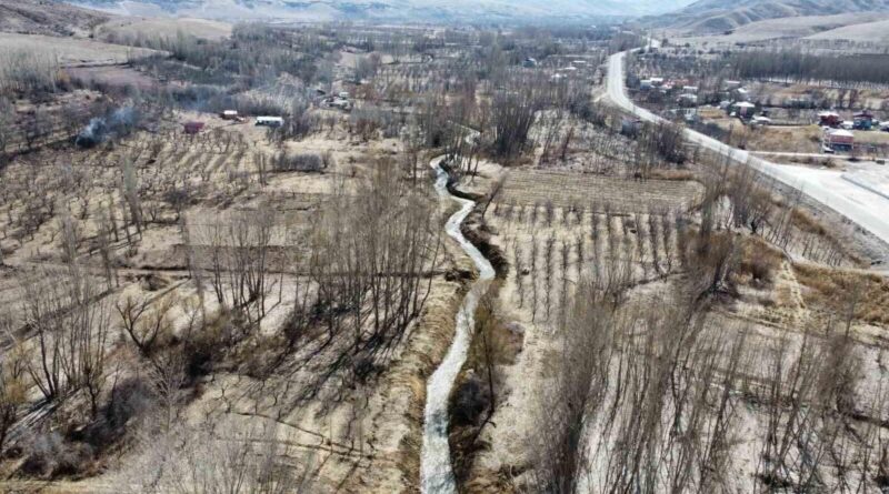 DSİ, Niğde'de Taşkın Riskini Azaltmak İçin Dere Islahı Çalışmaları Yürütüyor 1
