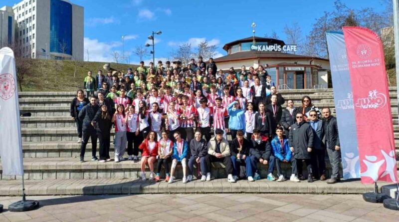 Düzce Üniversitesi'nde Okul Sporları Oryantiring Müsabakaları Başarılı Bir Şekilde Gerçekleşti 1
