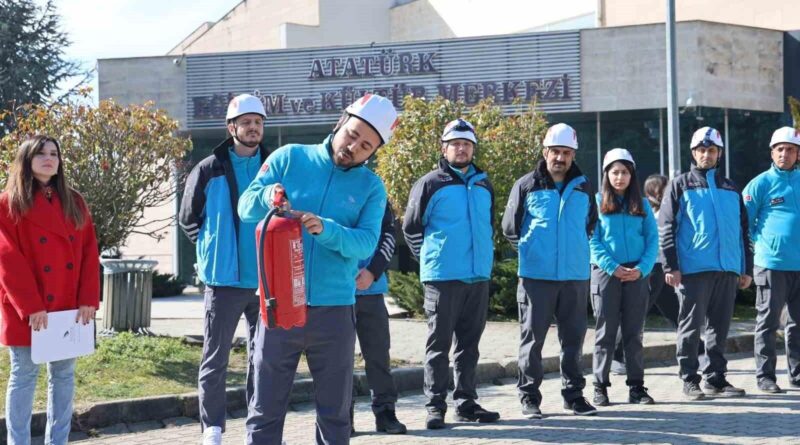 Düzce Üniversitesi'nde Yangın Tatbikatı: Öğrenciler ve Personel Acil Durumlara Hazır 1