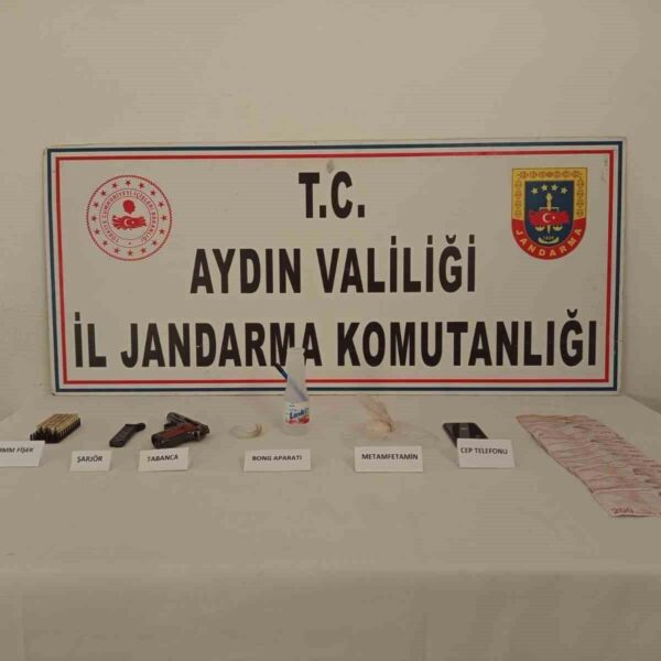 Ele geçirilen uyuşturucu madde, silah ve para
