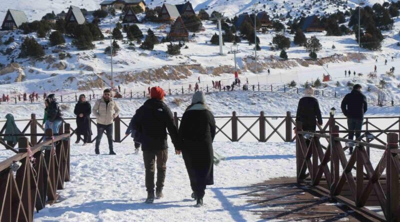 Erzincan'da Ilçelerde Soğuk, Merkezde Sıcak Hava 1