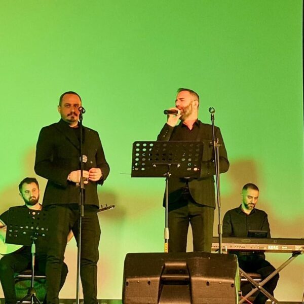 Erzincan İl Müftülüğü Salonu'nda düzenlenen Ramazan akşamı konserinde vatandaşlar