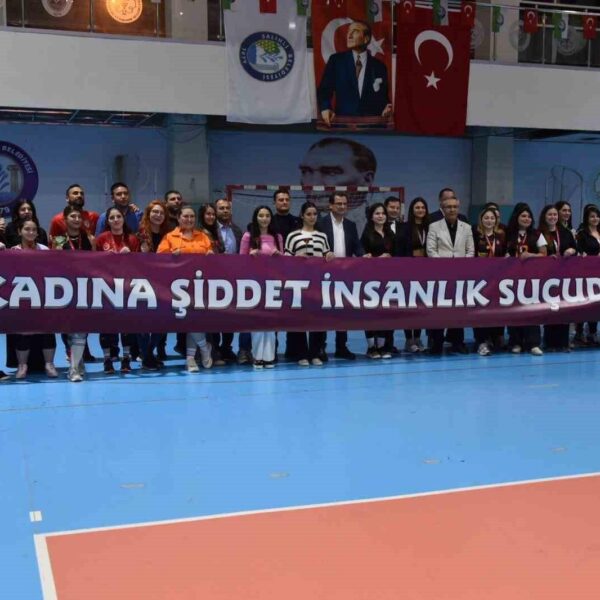 Evinin Sultanları Voleybol Turnuvası'nda dereceye giren takımlar-3