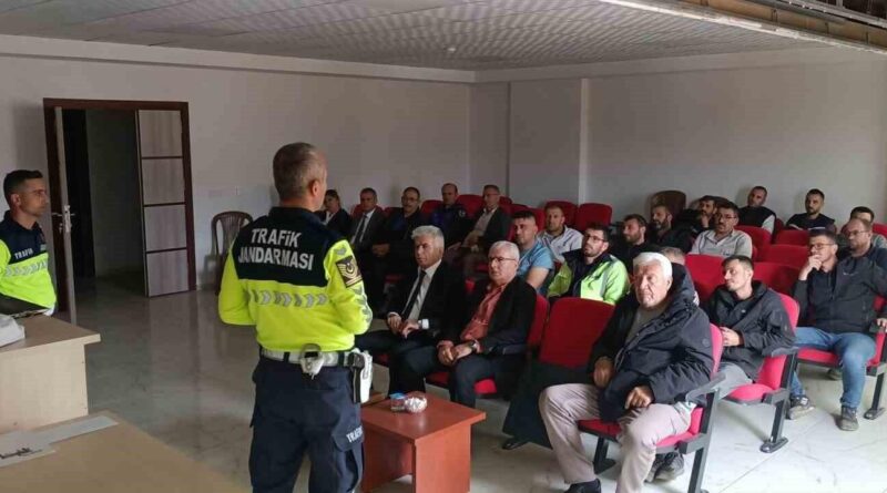 Hüyük’te jandarmadan belediye personeline trafik eğitimi 1