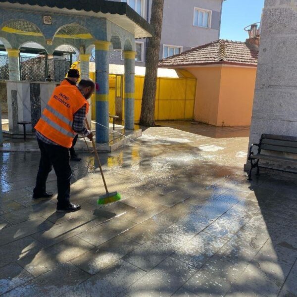 İnönü Belediyesi tarafından düzenlenen cami temizliği çalışmaları-4
