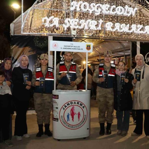 Jandarma ekipleri kadınlarla birlikte-3