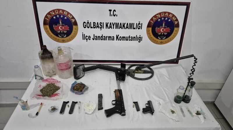 Jandarmadan uyuşturucu ve silah operasyonu 1