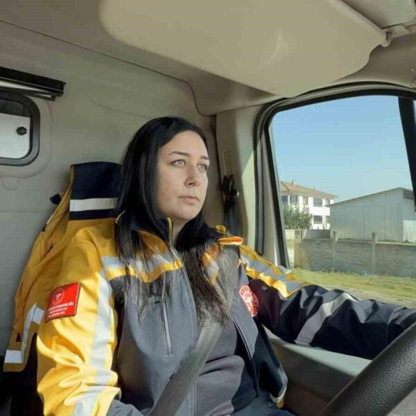 Kadın Ambulans Şoförü-3