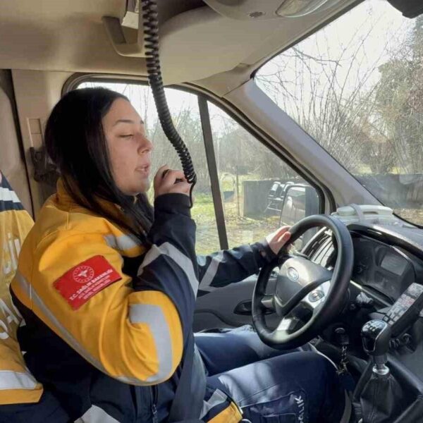 Kadın Ambulans Şoförü-5