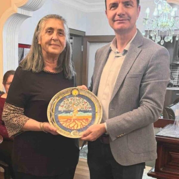 Kadın öğretmenlerin Nuran Gülşen'i ziyaret ettiği an-1