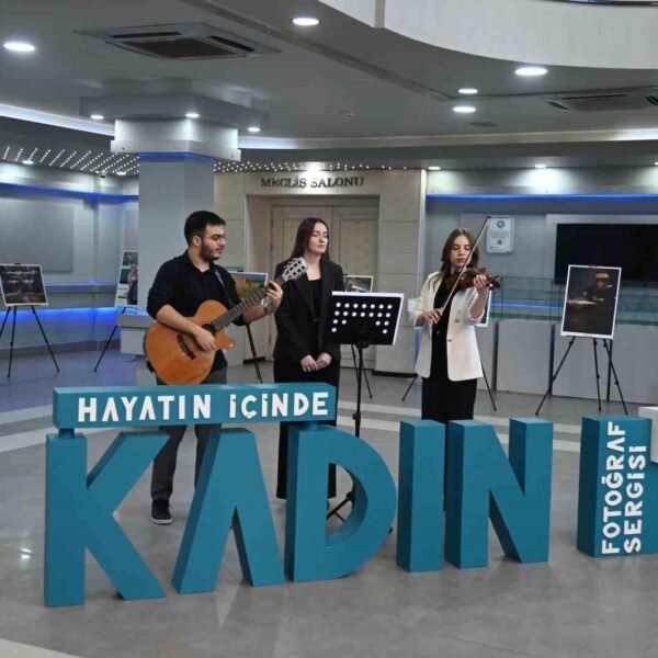 Kadın portreleri sergisi-1