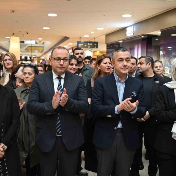Kadınların el emeği ürünlerinin sergilendiği Esenyurt'taki 8 Mart Kadınlar Günü El Emeği Sergisi-1