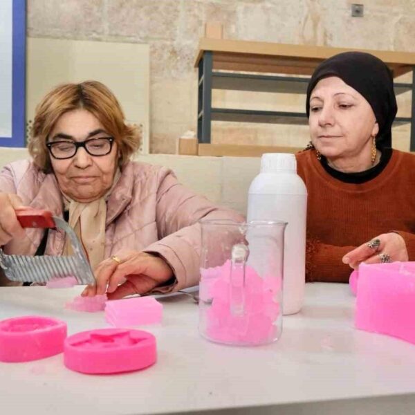 Kadınların tarihi hamamı gezdiği ve hamam kültürünü öğrendiği etkinlik