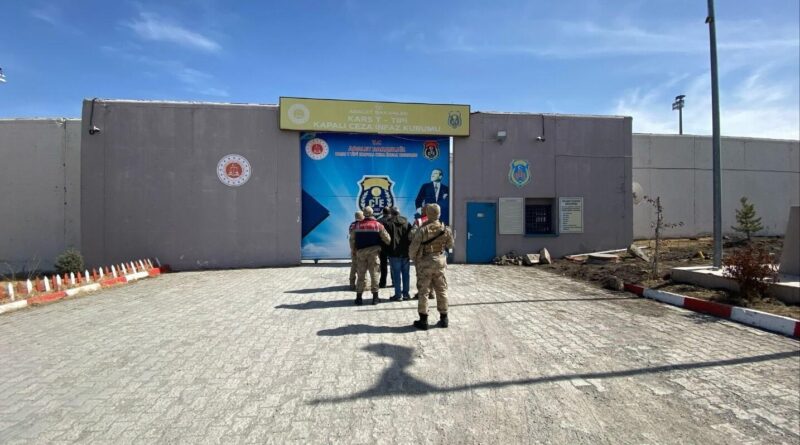 Kars’ta kasten öldürme suçundan aranan 2 kişi yakalandı 1