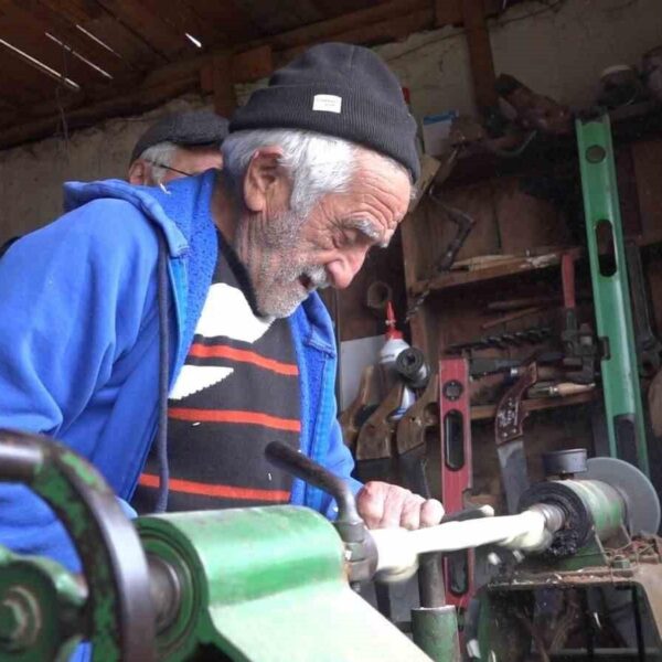 Kaşık ustası Mustafa Ceyran'ın torunu Güney Ceyran-3