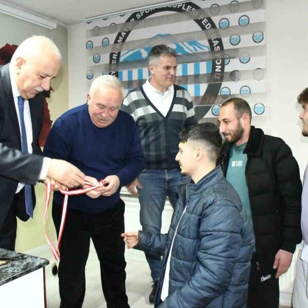 Kayseri 1. Amatör Küme şampiyonu Gaziosmanpaşaspor takımı-1