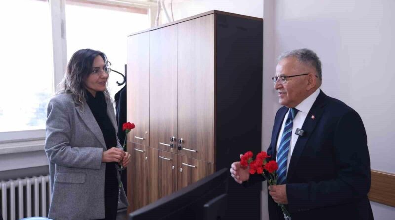 Kayseri Büyükşehir Belediye Başkanı Memduh Büyükkılıç, 8 Mart Dünya Kadınlar Günü'nde Kadın Personellerini ve AK Parti Kayseri İl Kadın Kollarını Ziyaret Etti 1