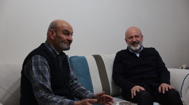 Kocasinan Belediye Başkanı Ahmet Çolakbayrakdar Şehit Ailesini Ziyaret Etti 1