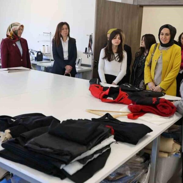 Konya'da düzenlenen 'İş'te Kadın Söyleşisi etkinliği-2