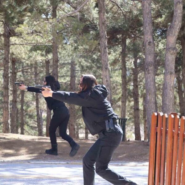 Koruma Branş Eğitimi'ni tamamlayan kadın polisler-1