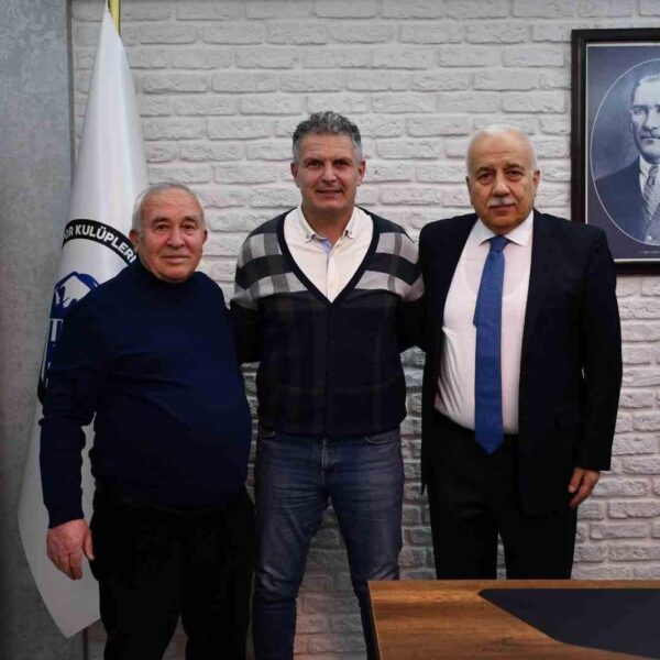 Kupa ve madalya töreninde ödüllendirilen takımlar-2