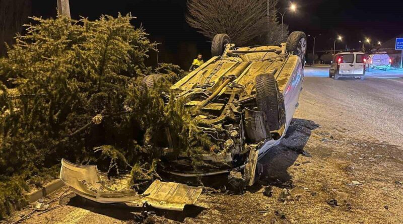 Kütahya Tavşanlı'nda Trafik Kazasında 3 Kişi Yaralandı 1