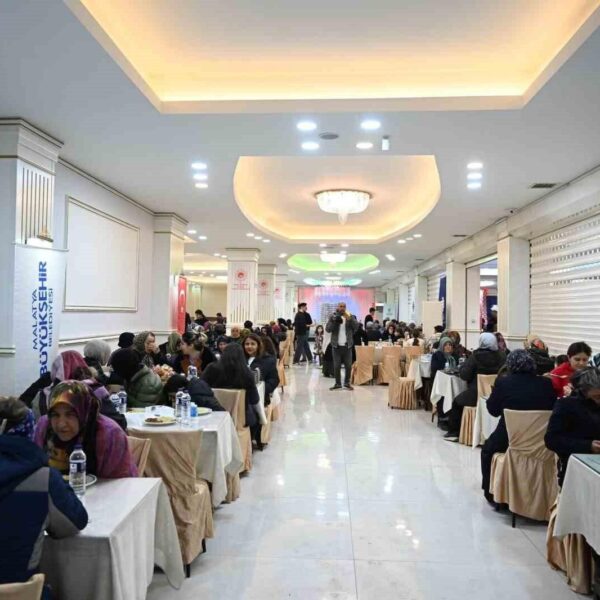 Malatya'da iftar sofrası kuruldu-2