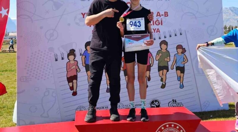 Manisa'nın Yıldız Yıldızı Nida Deniz Karataş Türkiye Kros Şampiyonu Oldu 1