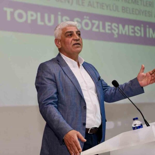 Memurların katıldığı sözleşme imza töreni-3