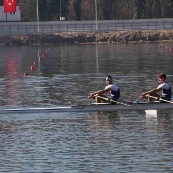 Meriç Nehri üzerinde kürek yarışına hazırlanan sporcular-8