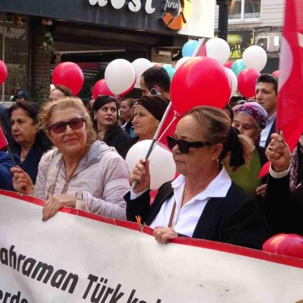 Mersin'de 8 Mart Dünya Kadınlar Günü yürüyüşü-1