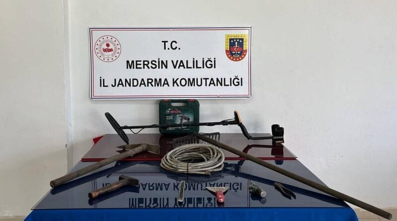 Mersin'de Define Ararken Suçüstü Yakalanan Şüpheli 1