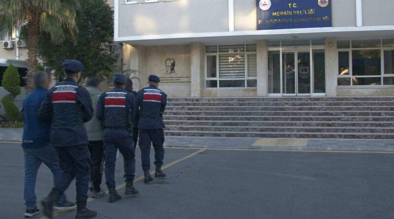 Mersin'de Jandarma 717 Aranan Şahsı Yakaladı 1