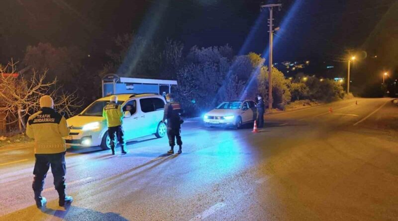Mersin'de Jandarma, Trafik ve Asayiş Uygulamaları İçin Yoğun Çalışmalara Devam Ediyor 1