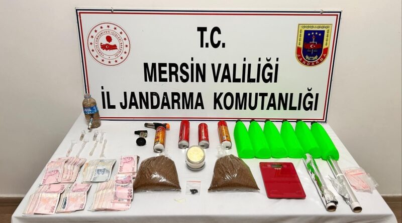 Mersin’de uyuşturucu taciri 2 şüpheli yakalanıp tutuklandı 1