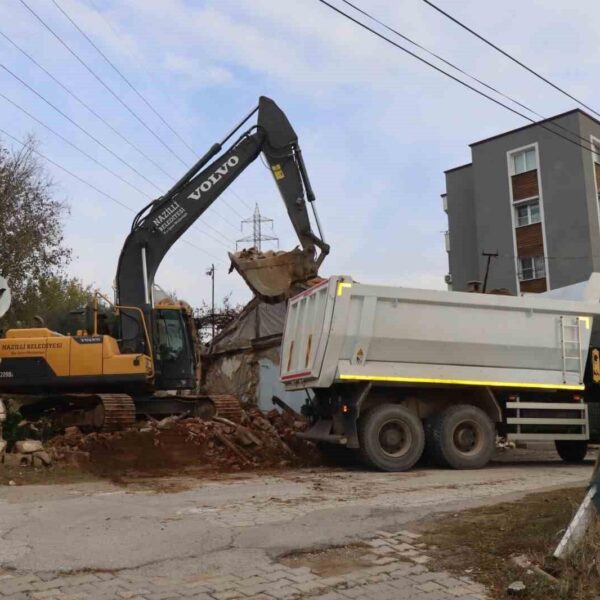 Metruk binaların yıkımı-1