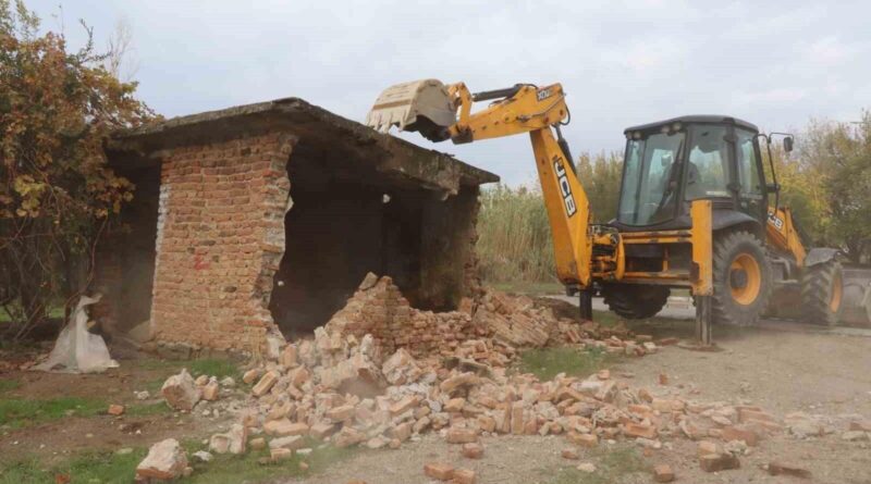 Nazilli Belediyesi Metruk Binaları Yıkıyor: İstiklal, Zafer ve Dumlupınar Mahallelerinde Güvenlik Desteği 1