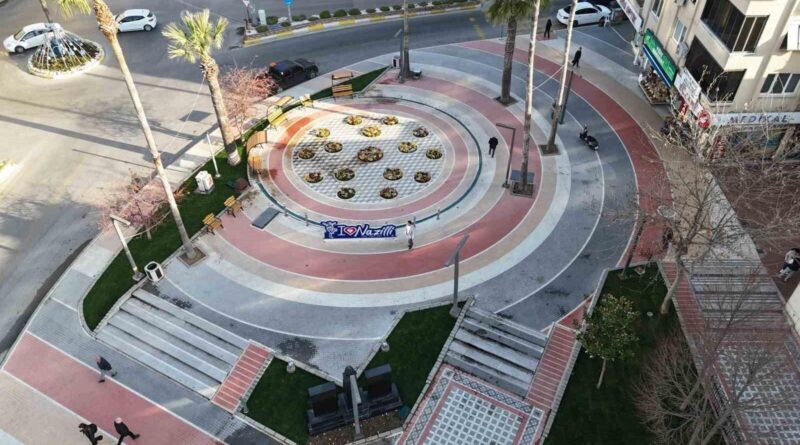Nazilli Cumhuriyet Meydanı yenilendi 1