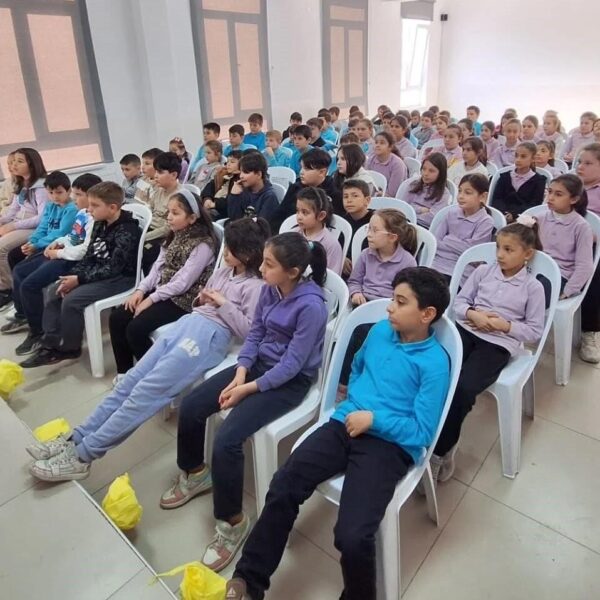 Öğrenciler teknoloji seminerine katılıyor-1