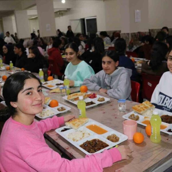 Okul pansiyonlarında sunulan yemeklerin düzenli olarak hazırlanması-2