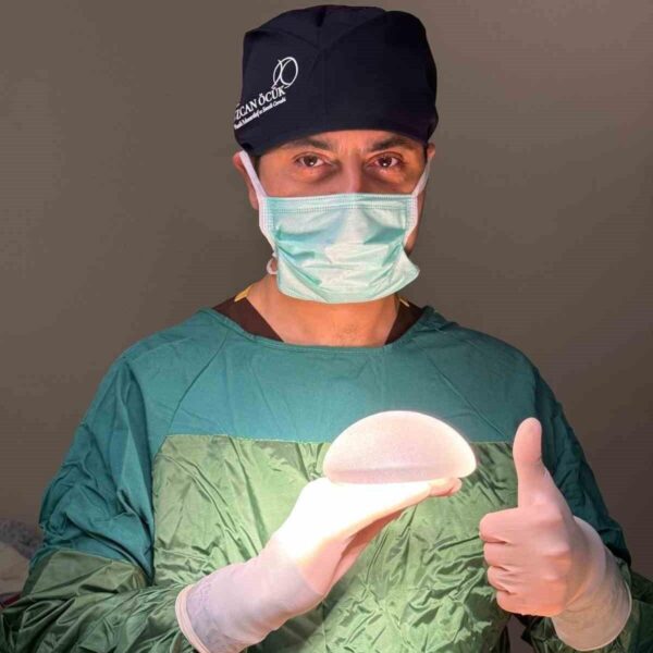 Op. Dr. Özcan Öcük meme estetiği hakkında konuşuyor.-1