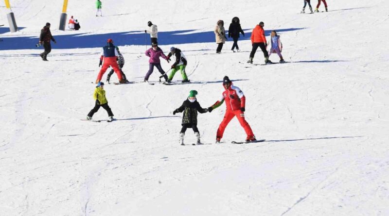 Osmangazi Belediyesi'nin 'Osmangazili Çocuklar Uludağ'da Hız Kar ve Macera' Projesiyle 200 Çocuğa Kayak Eğitimi 1