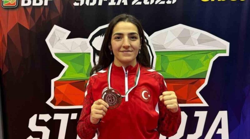 Sakarya'nın Ece Asude Ediz, Bulgaristan'da Boks Turnuvası'nda 3. Oldu 1